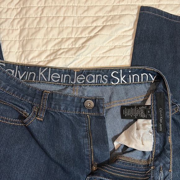 Calvin Klein Women’s Skinny Blue Jeans Size 6 EUC - Picture 3 of 5